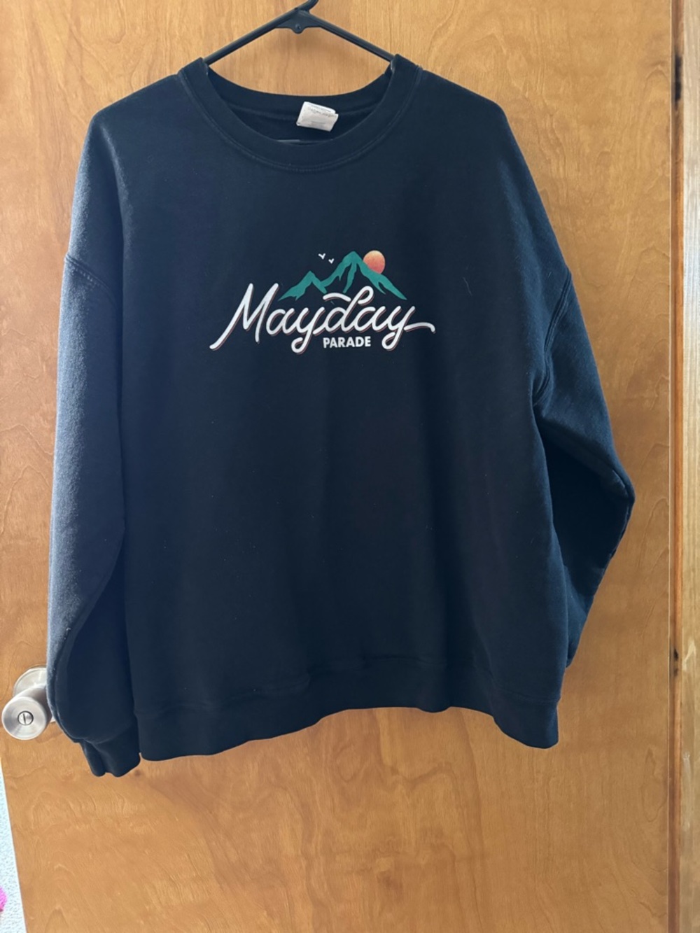 Gildan Black Crewneck Sweatshirt with Teal Mountain & Orange Sun Graphic